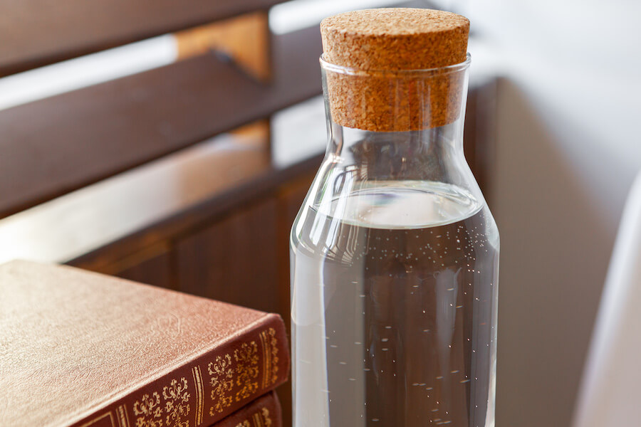 Ocet w szklanej butelce